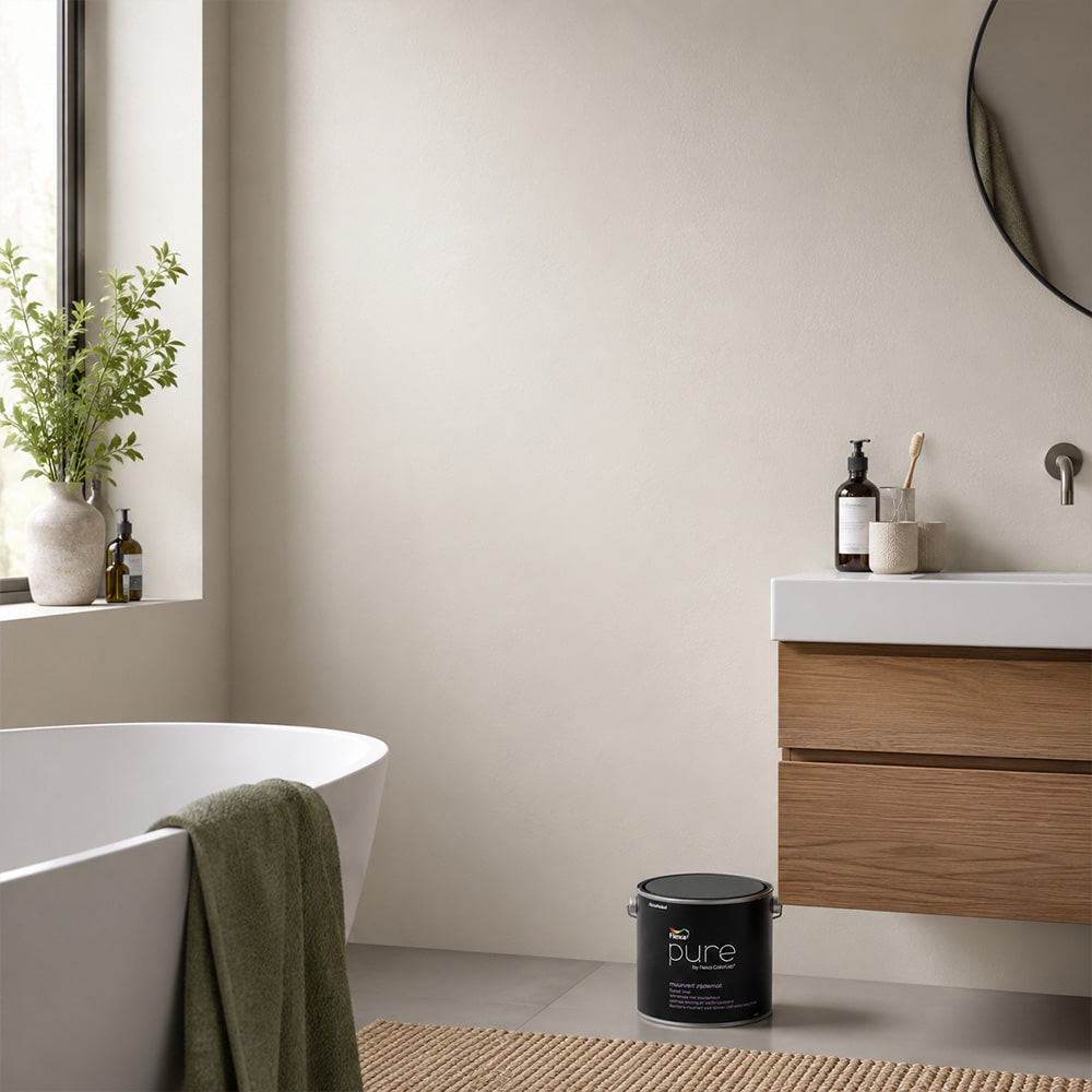 Flexa Pure muurvef zijdemat in een lichte badkamer
