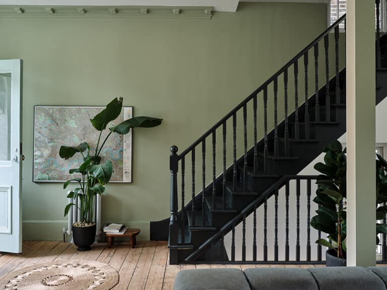 Groene kleur inspiratie op de muur.
